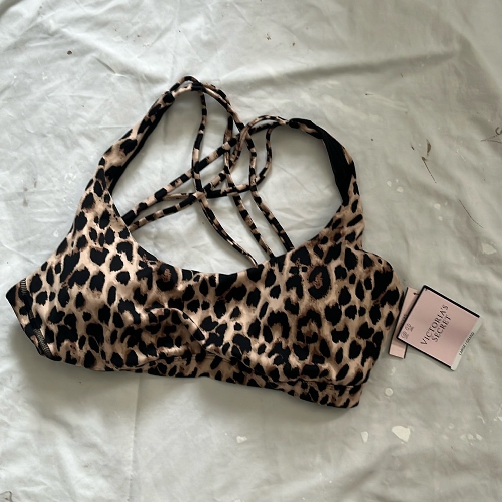 NWT Victorias Secret leopard print sport bra Large